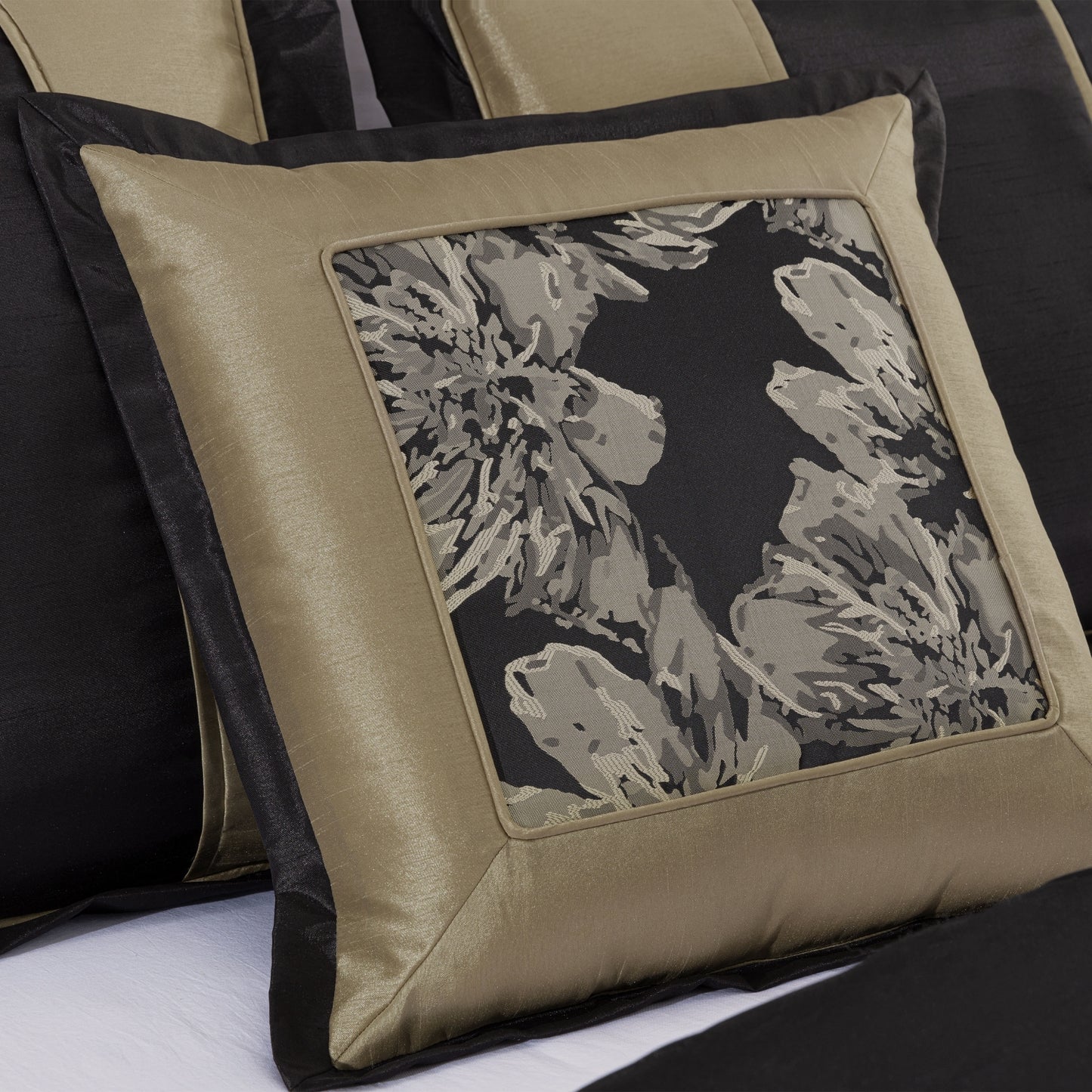 Luxury 7-Piece Jacquard Comforter Set Black Gold Hibiscus Floral Bedding with Cushions