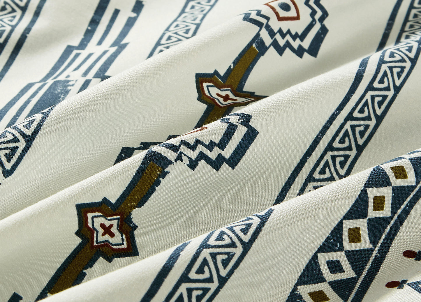 Colby 2/3-Piece Ivory Navy Brown Red Printed Southwestern Tribal Lodge Reversible Comforter Set