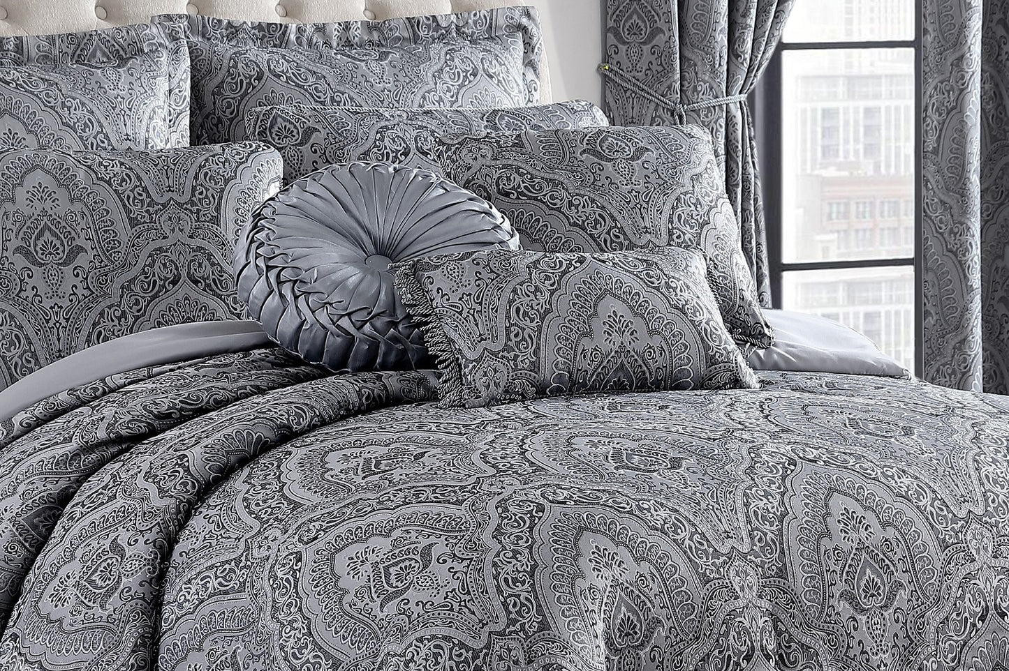 Seville 9-piece Jacquard Paisley Oversized Comforter Set