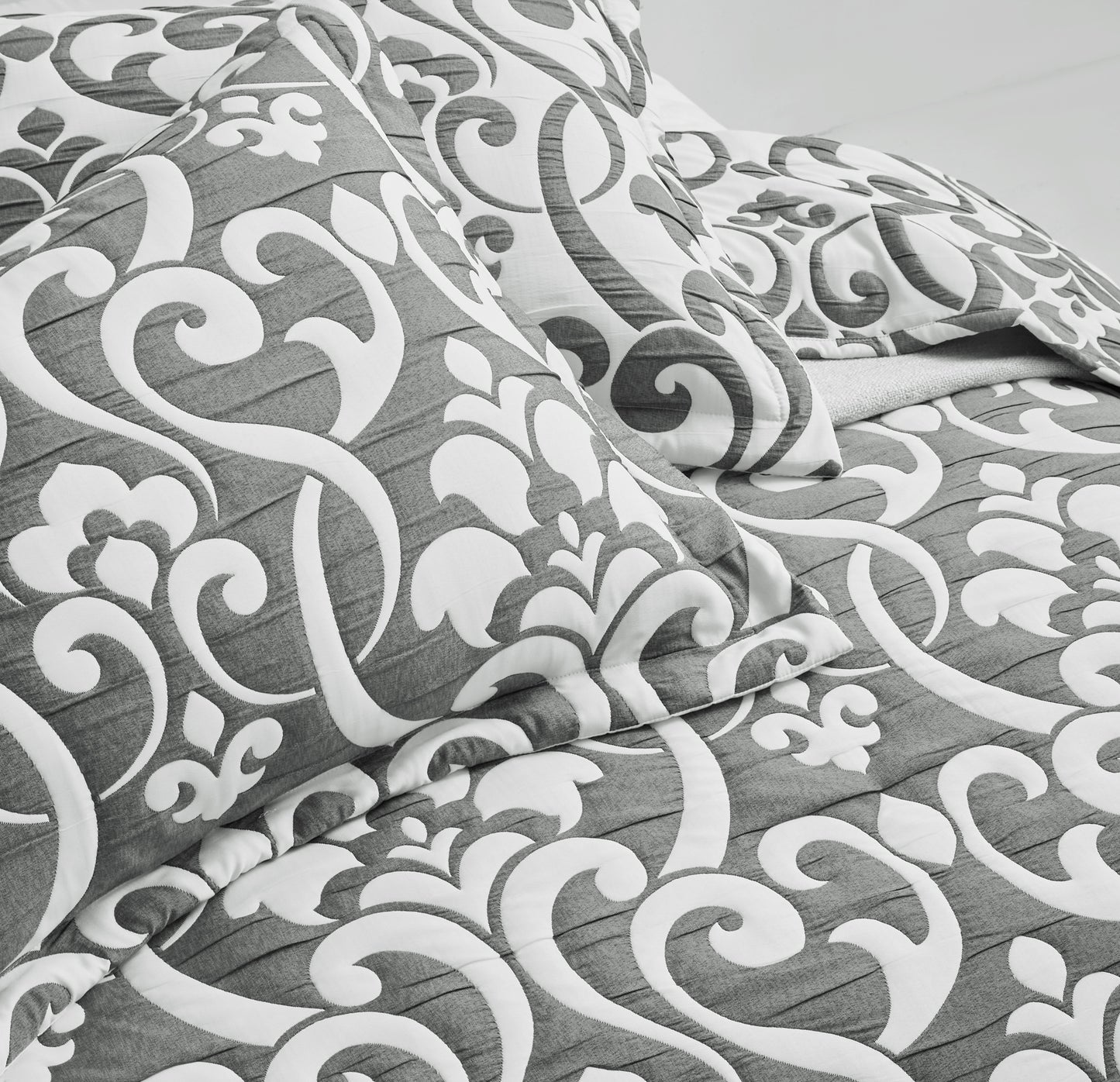 5-Piece Oversized Jacquard Matelasse Damask Pattern Lightweight Reversible Coverlet Set