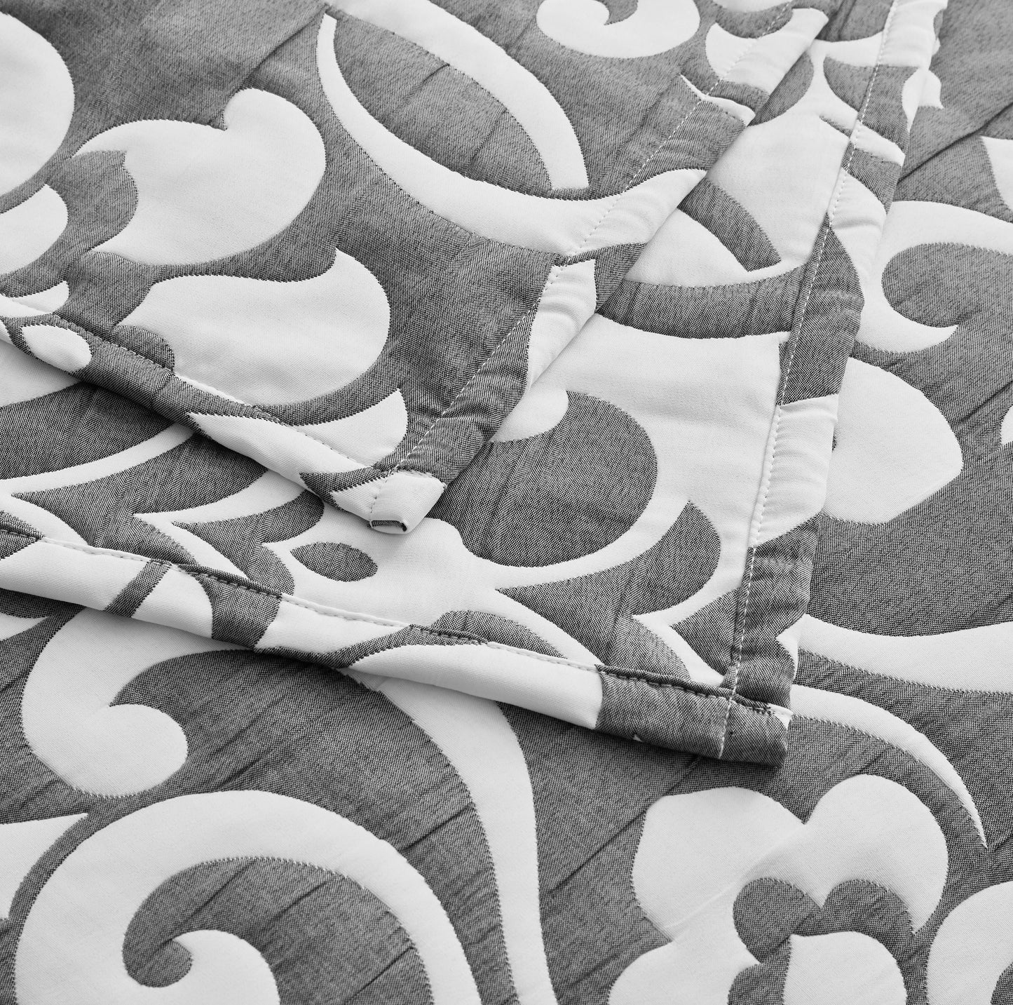 5-Piece Oversized Jacquard Matelasse Damask Pattern Lightweight Reversible Coverlet Set