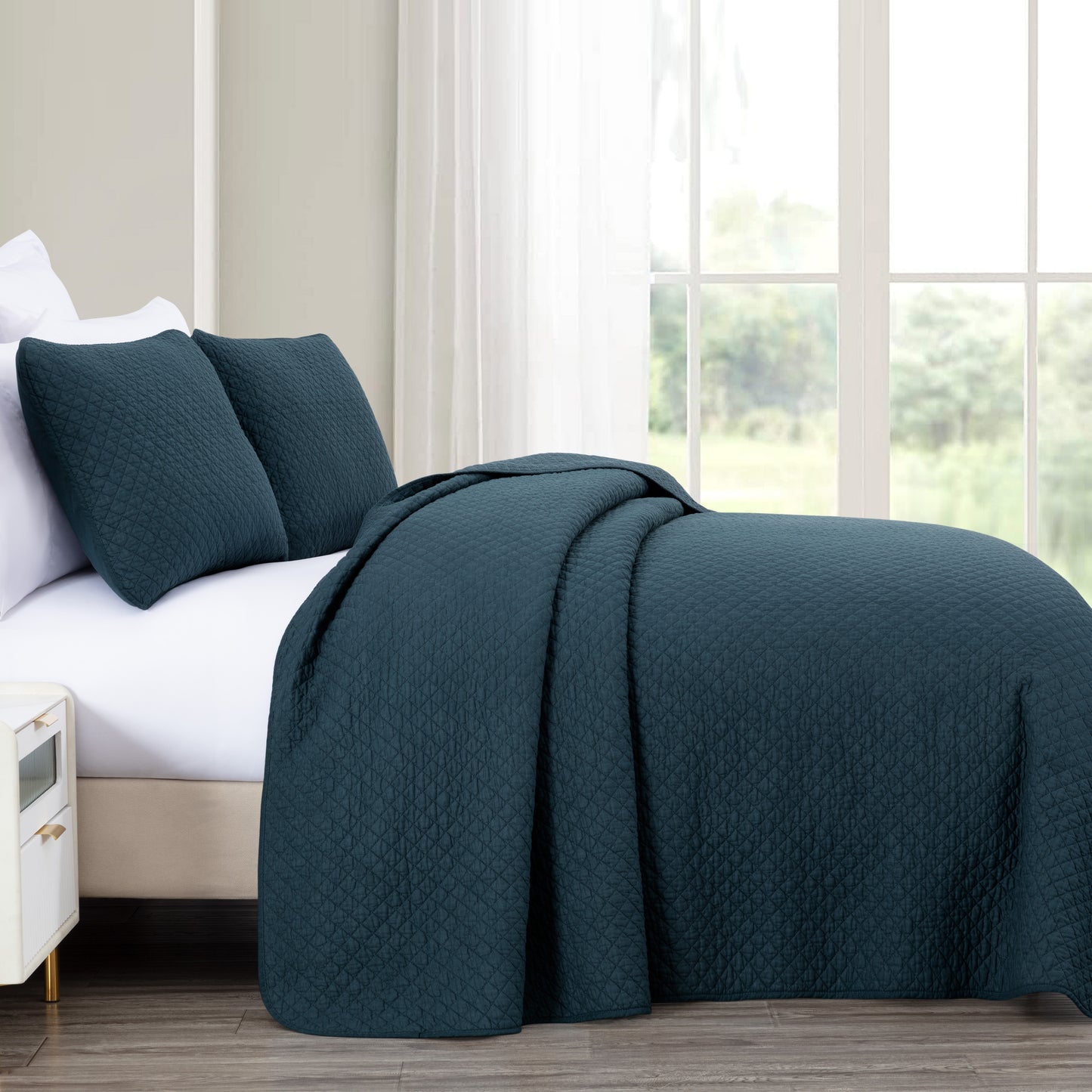 Avon Diamond Stitch Cotton Quilt Set