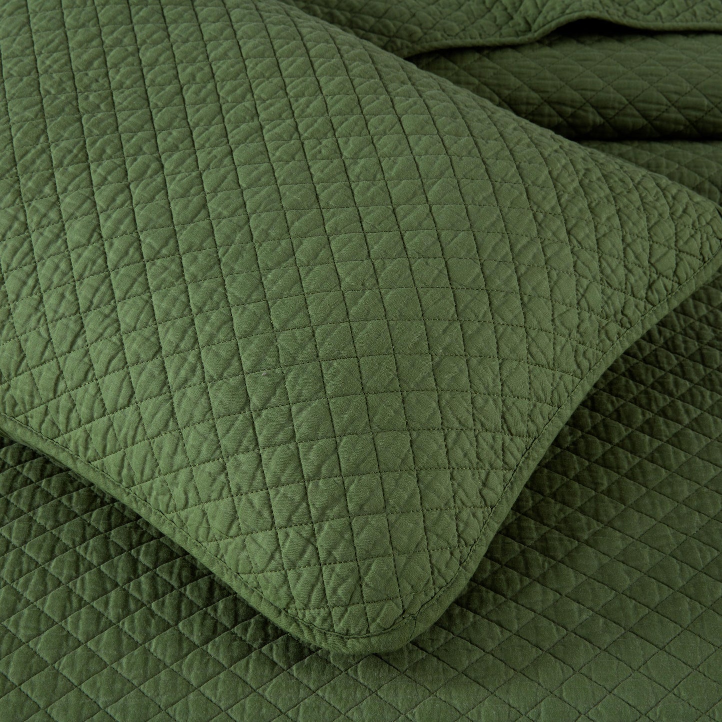 Avon Diamond Stitch Cotton Quilt Set