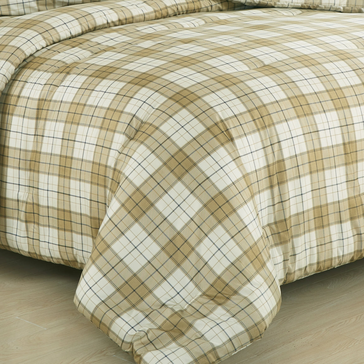 2/3-Piece Plaid Striped Printed Microfiber Comforter for All Season