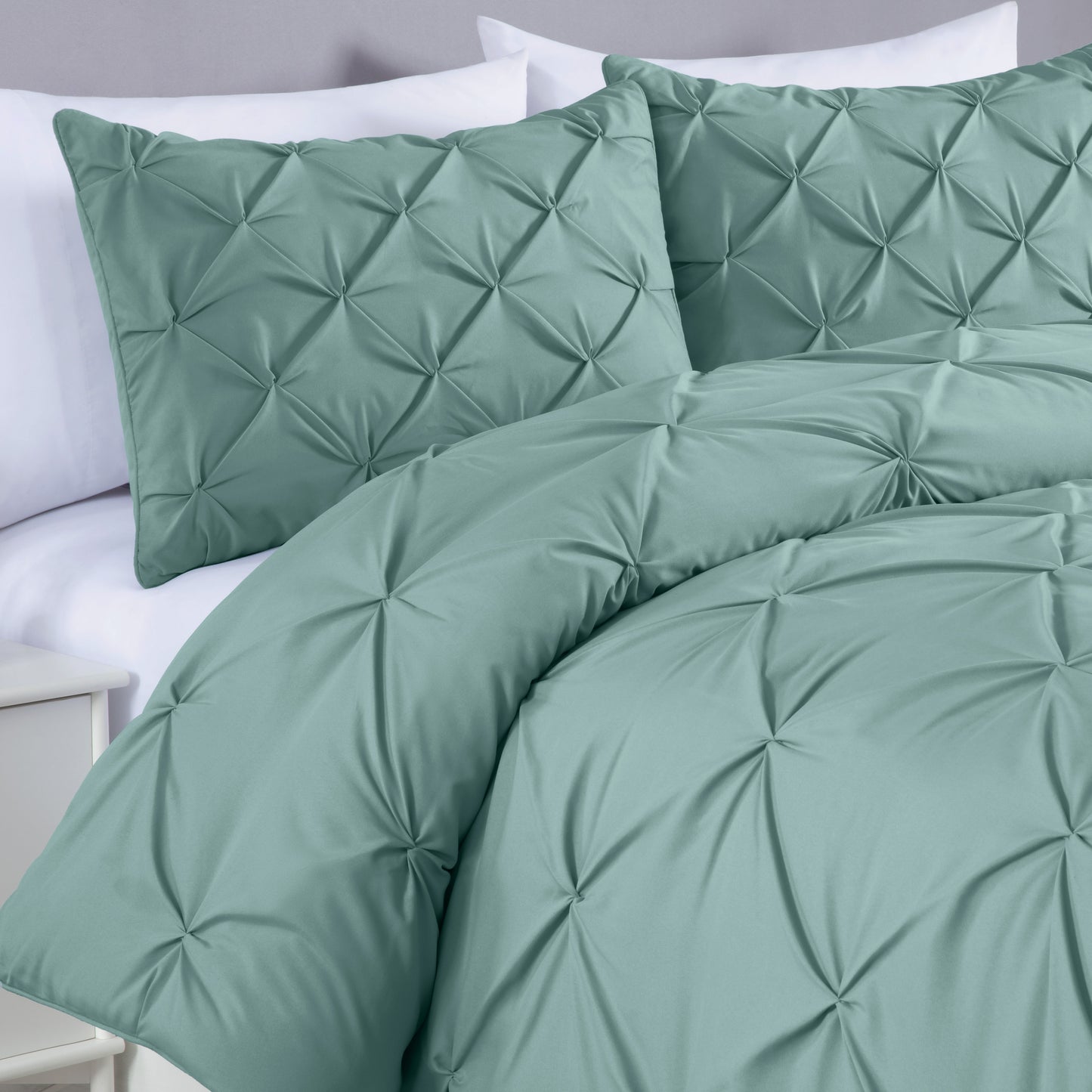 Berlin Pinch Pleat Pintuck Comforter Set