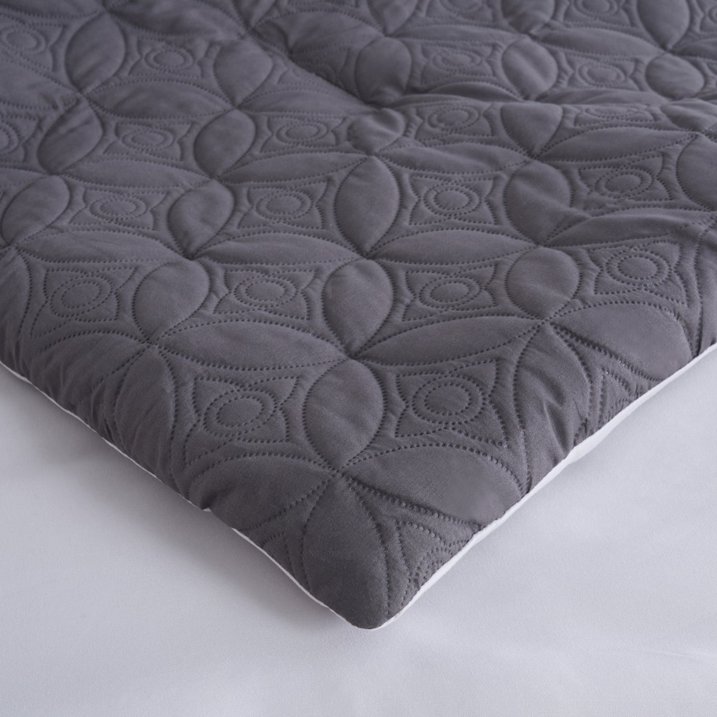 Bernard Medallion Patchwork Bed in a Bag Comforter Set