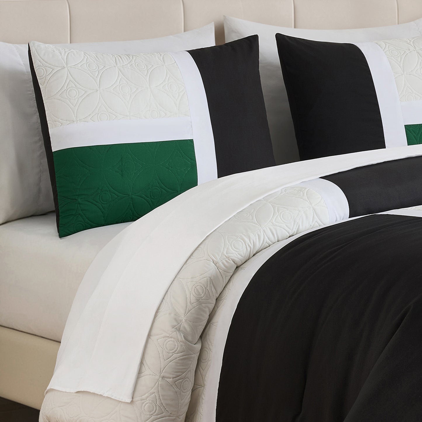 Bernard Medallion Patchwork Bed in a Bag Comforter Set