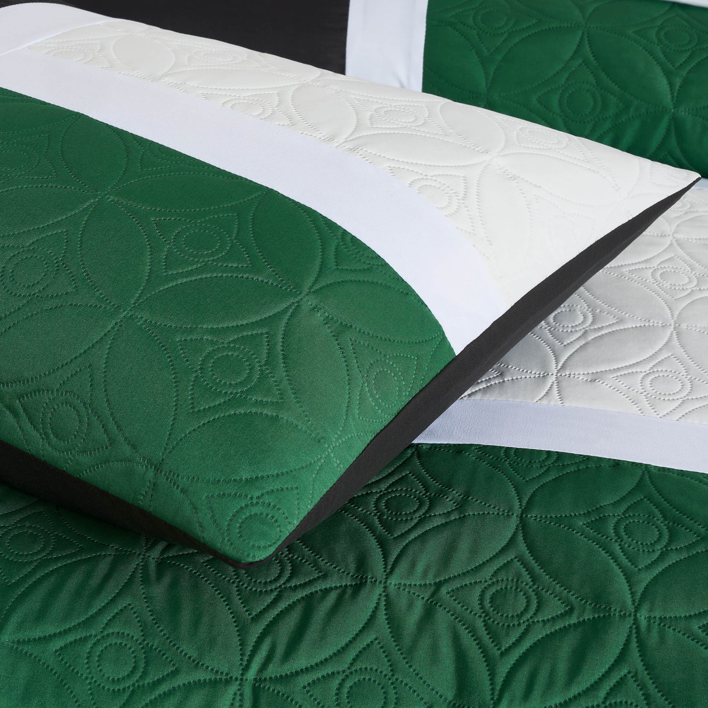 Bernard Medallion Patchwork Bed in a Bag Comforter Set