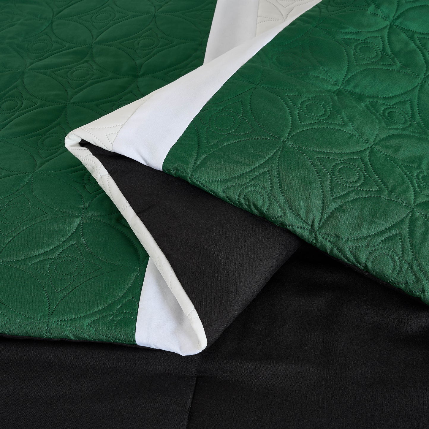 Bernard Medallion Patchwork Bed in a Bag Comforter Set