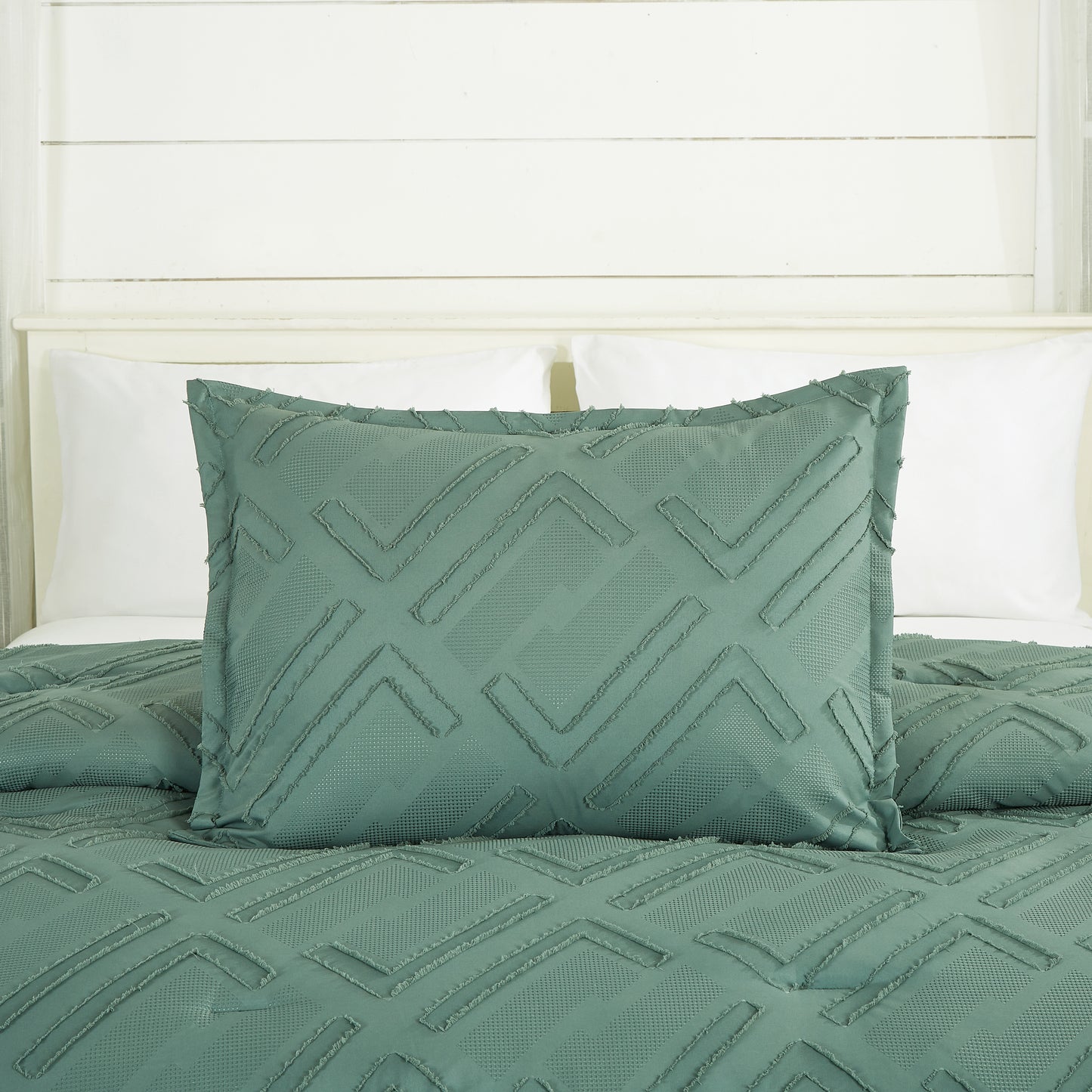 3-Piece Clip Jacquard Geometric Bedding Comforter Set