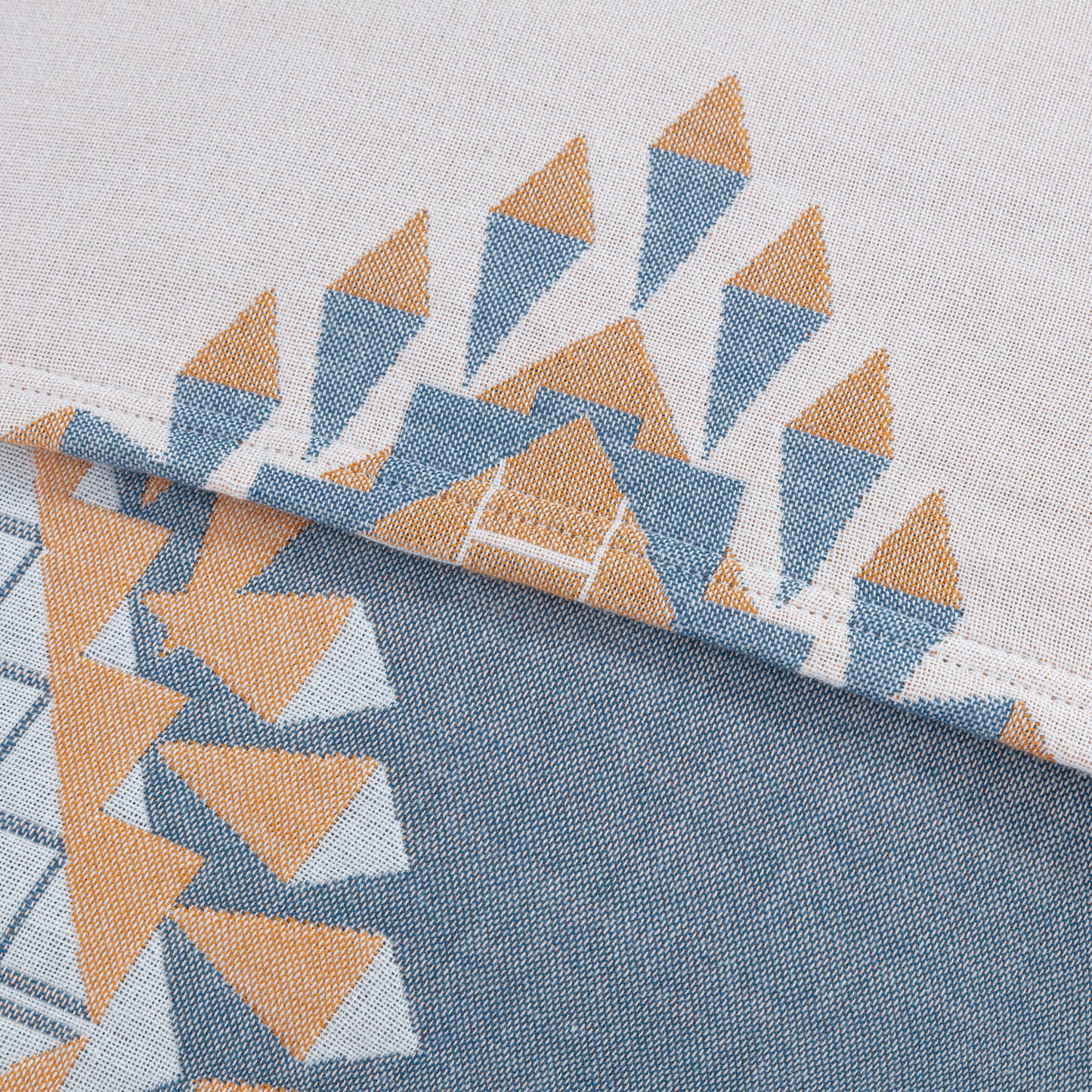 Geometric Jacquard Woven Four-Layer Cotton Blanket