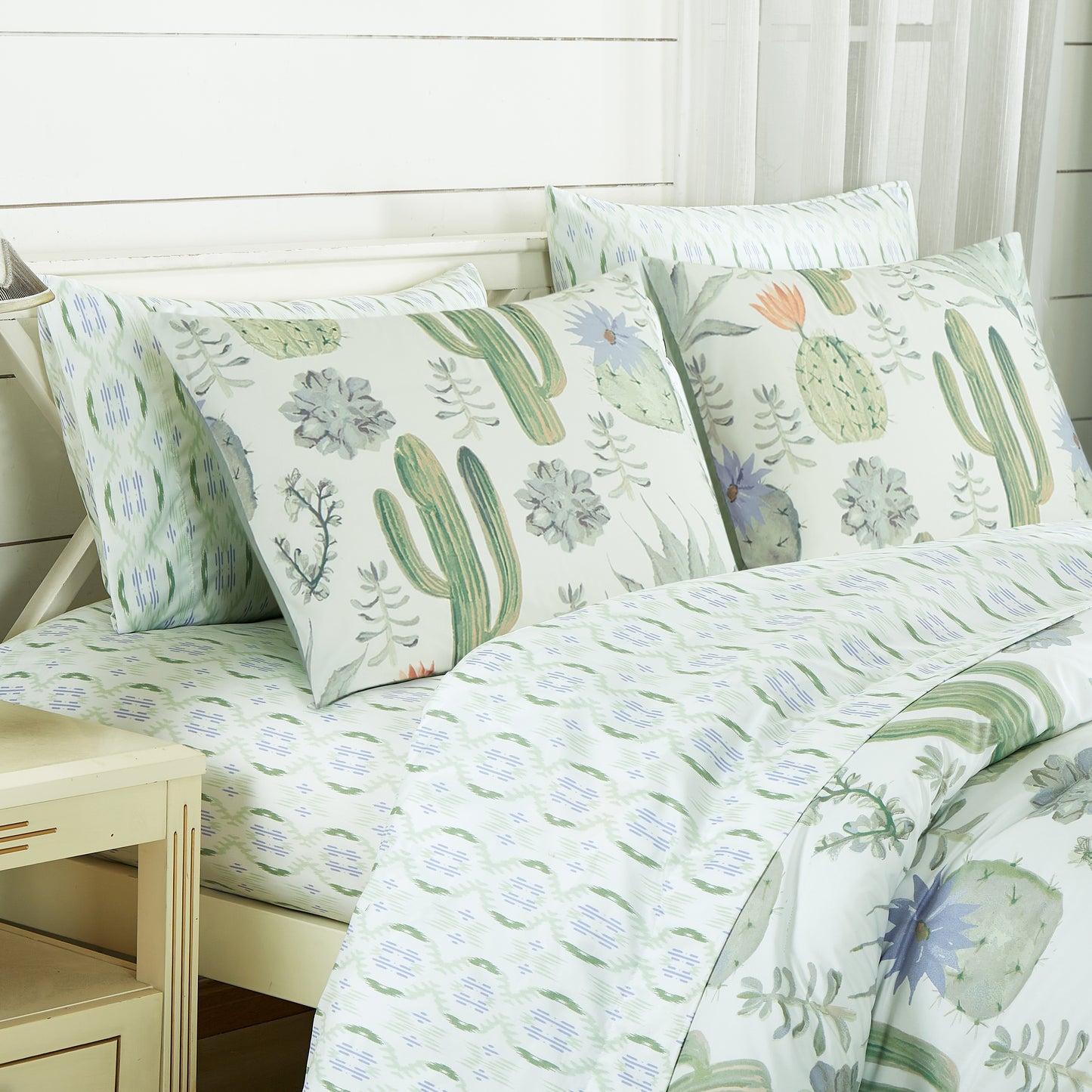 7-Piece Multicolor Printed Microfiber Bed in a Bag Comforter Set With Sheet Set