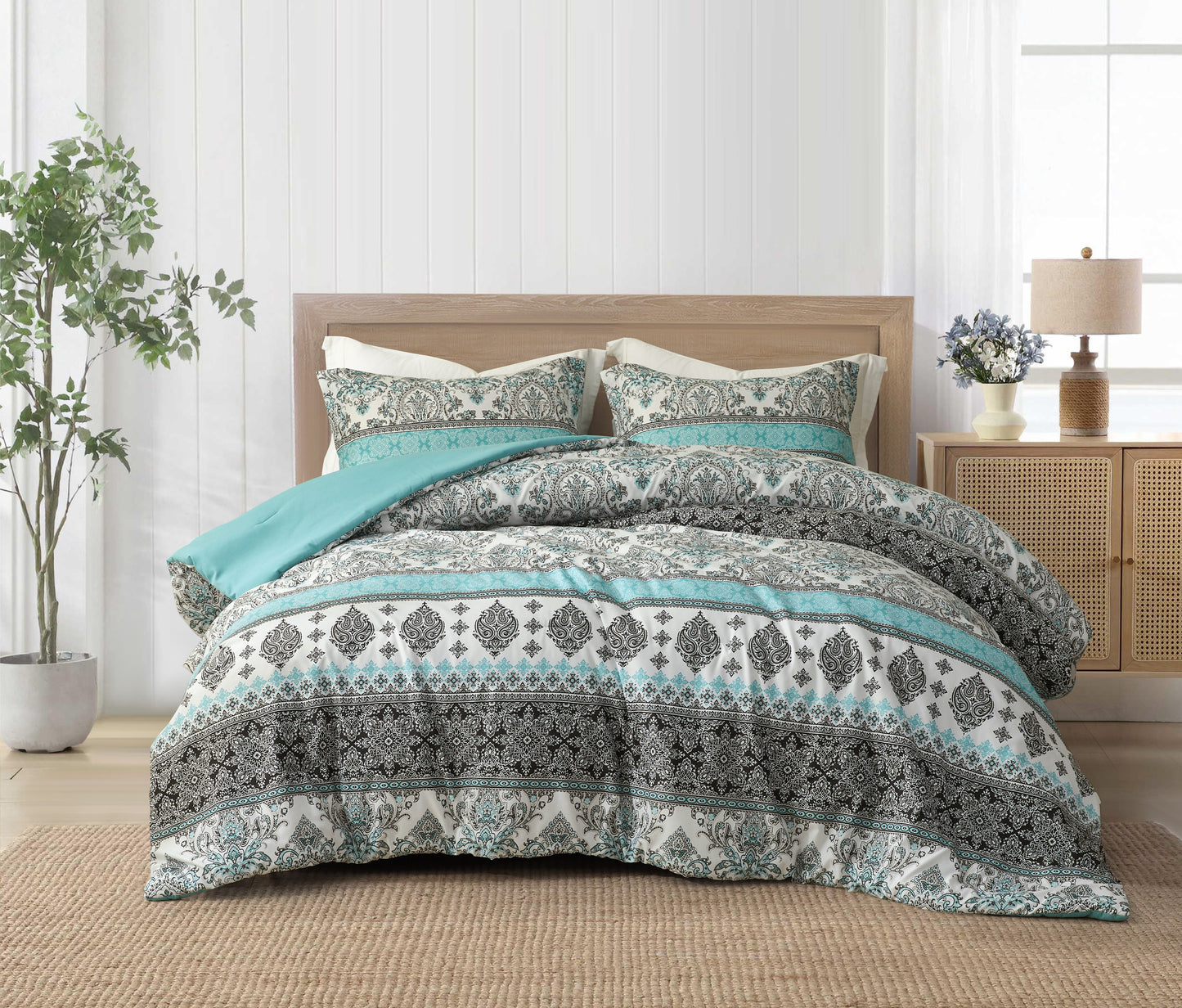 2/3-Piece Printed Pre-Washed Microfiber Lightweight Comforter Set