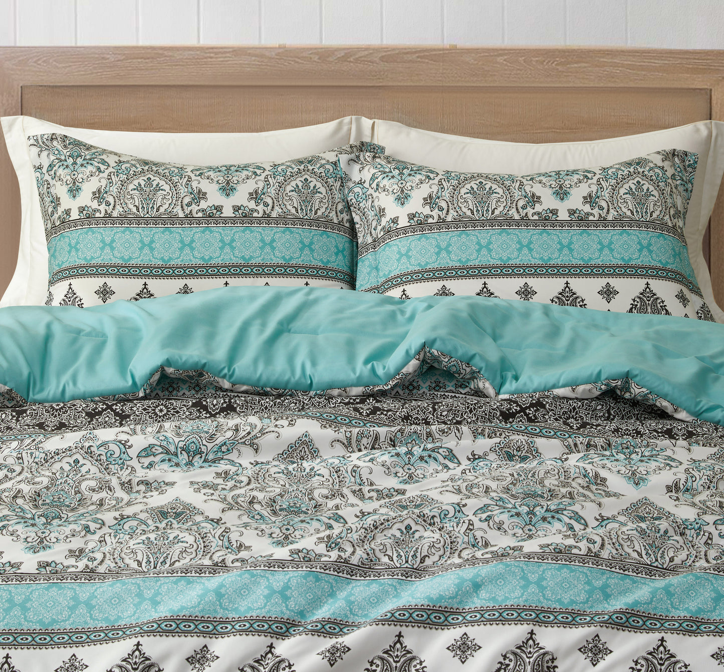 2/3-Piece Printed Pre-Washed Microfiber Lightweight Comforter Set