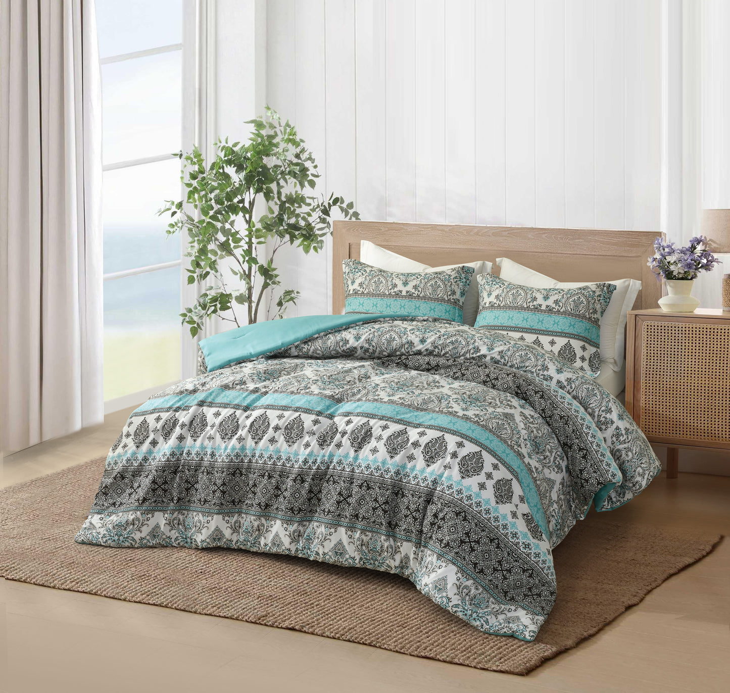 2/3-Piece Printed Pre-Washed Microfiber Lightweight Comforter Set