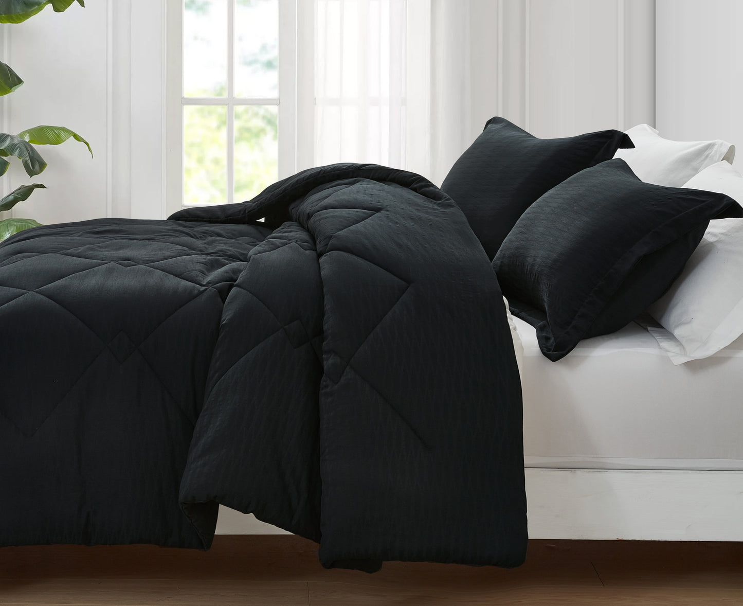 Hugo 3-Piece Jacquard Textured Woven Thin Lightweight Comforter Set