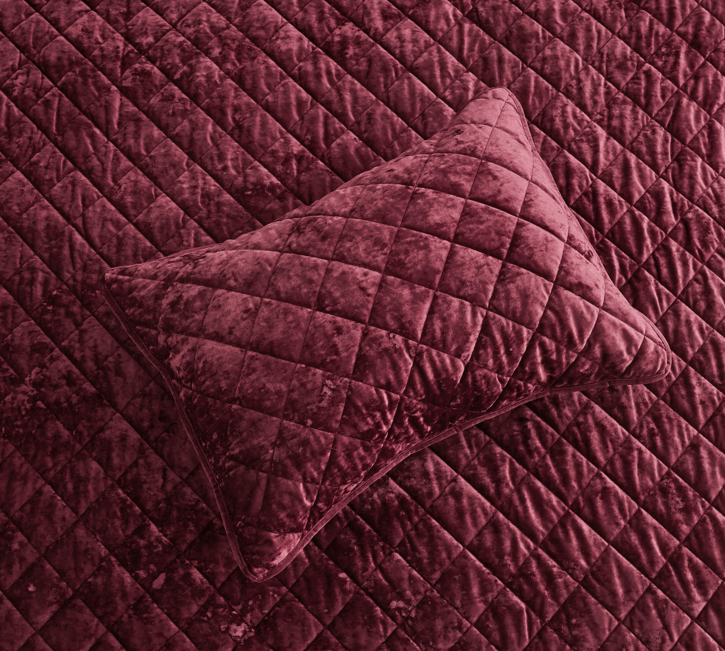 Lux Diamond Stitched Distressed Velvet Quilt Set