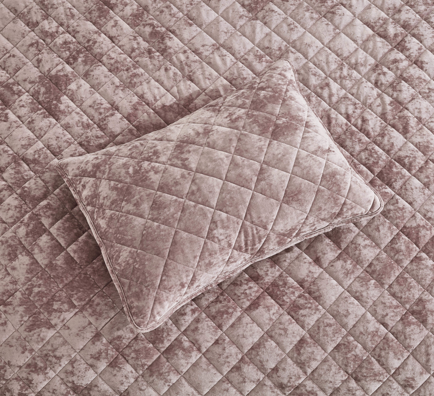 Lux Diamond Stitched Distressed Velvet Quilt Set