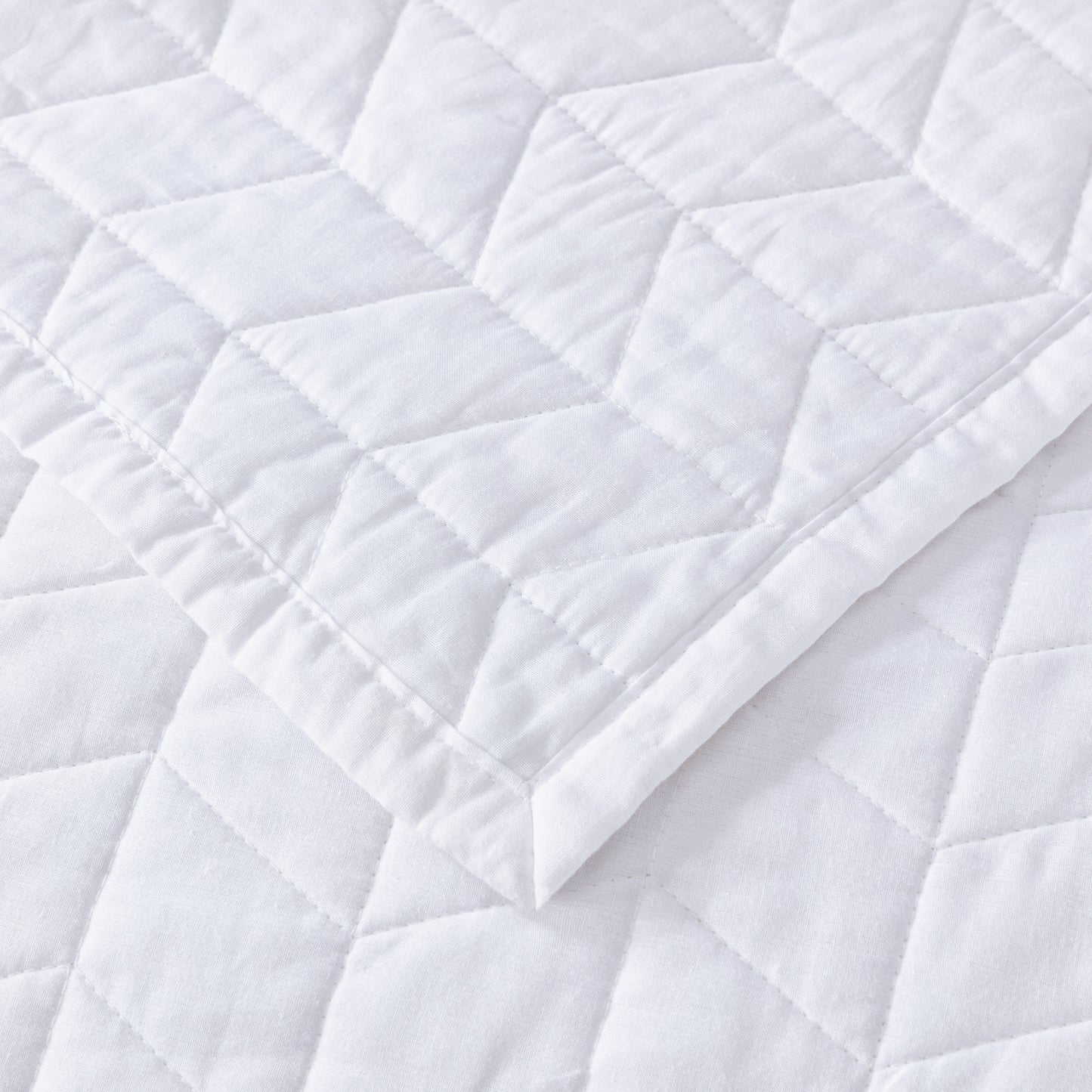 Madrid 3-Piece Herringbone Stitch Cotton Quilt Set