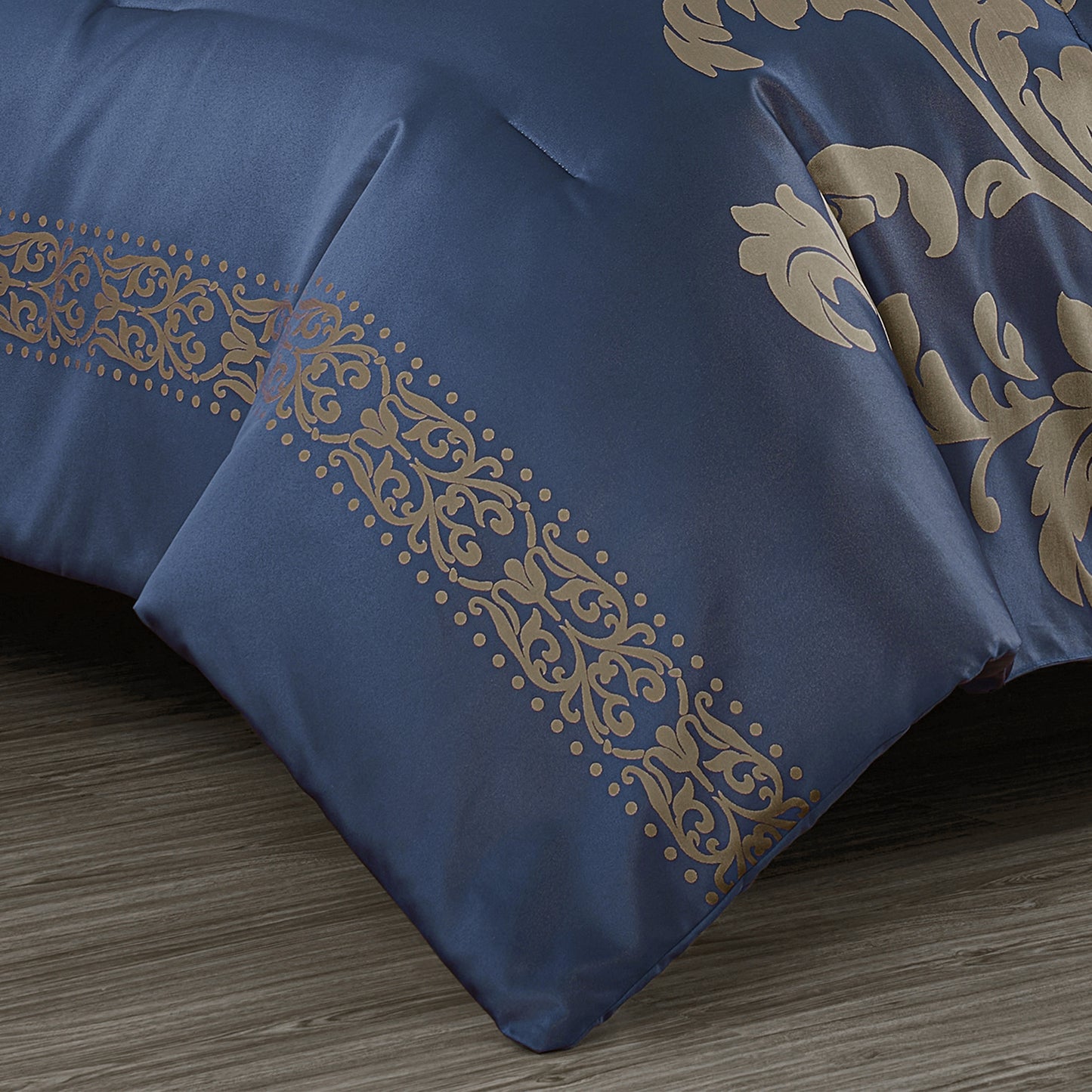 Valor 7-Piece Luxury Jacquard Floral Bed in a Bag Comforter Set