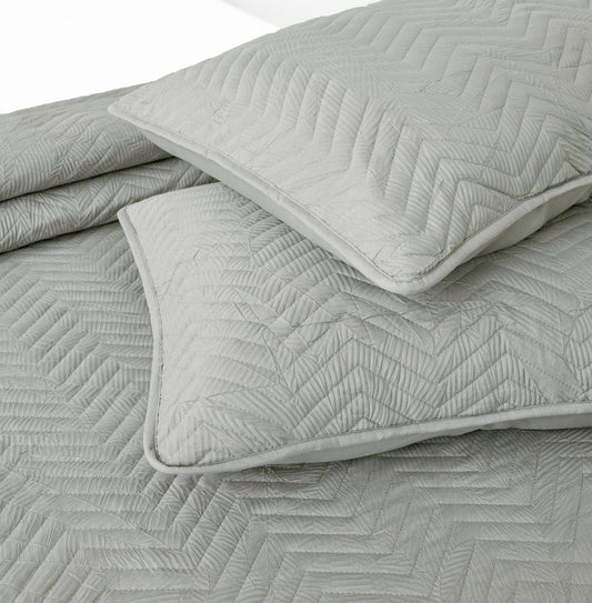 Weaver 3-Piece Zig Zag Microfiber Reversible Coverlet All Season Crinkle Textured Quilt Set