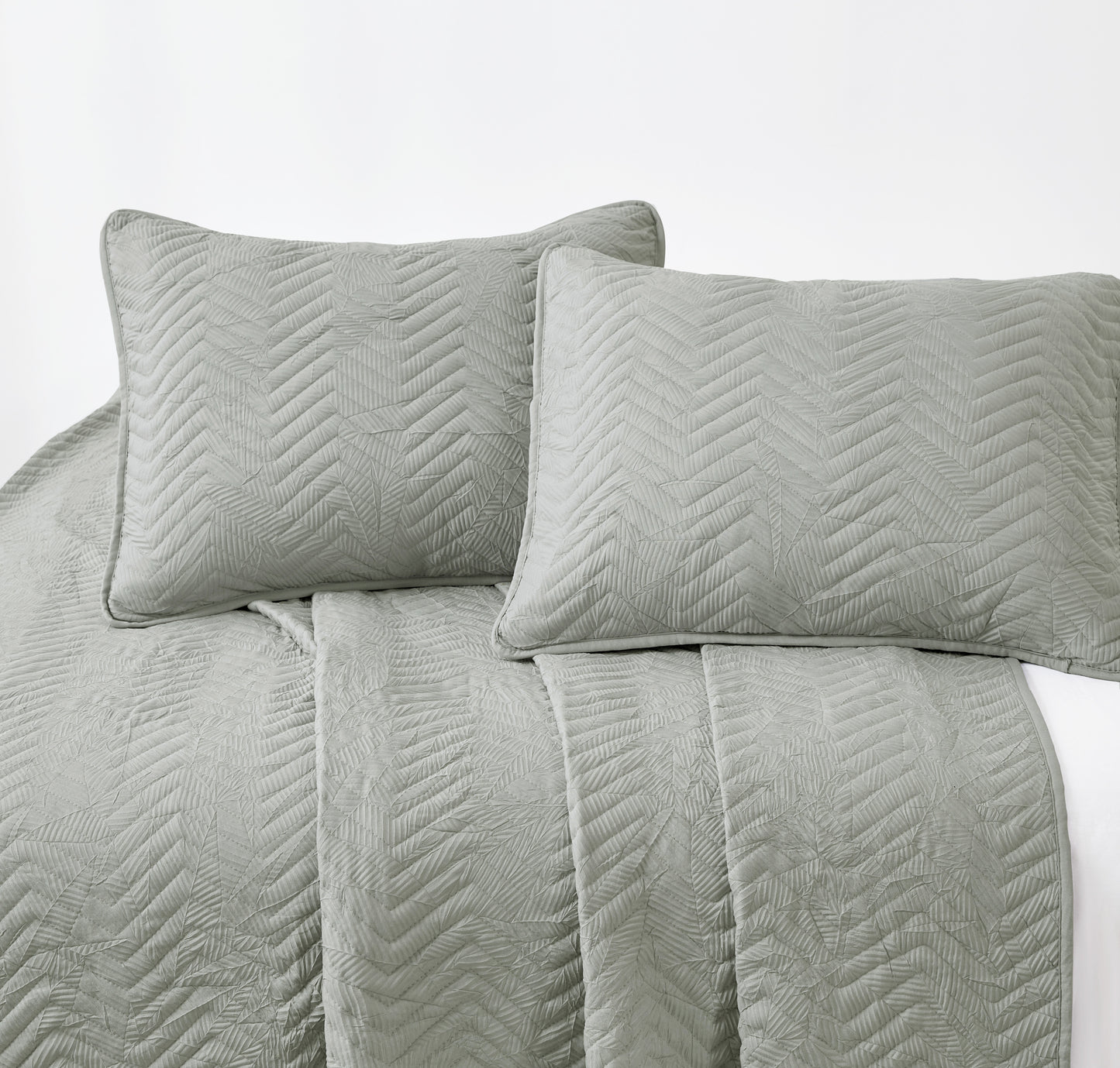 Weaver 3-Piece Zig Zag Microfiber Reversible Coverlet All Season Crinkle Textured Quilt Set