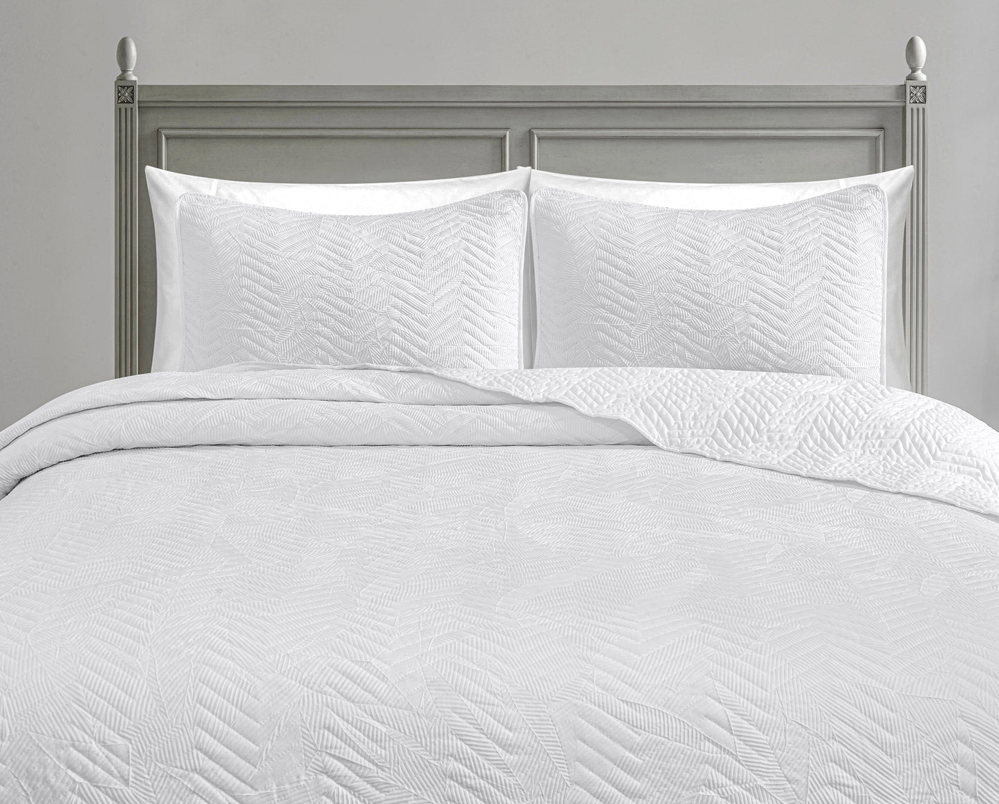 Weaver 3-Piece Zig Zag Microfiber Reversible Coverlet All Season Crinkle Textured Quilt Set