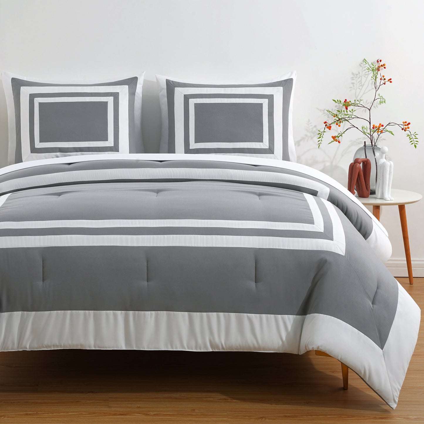 Wyatt 7-Piece Square Pattern Hotel Style Bed in a Bag Comforter Set