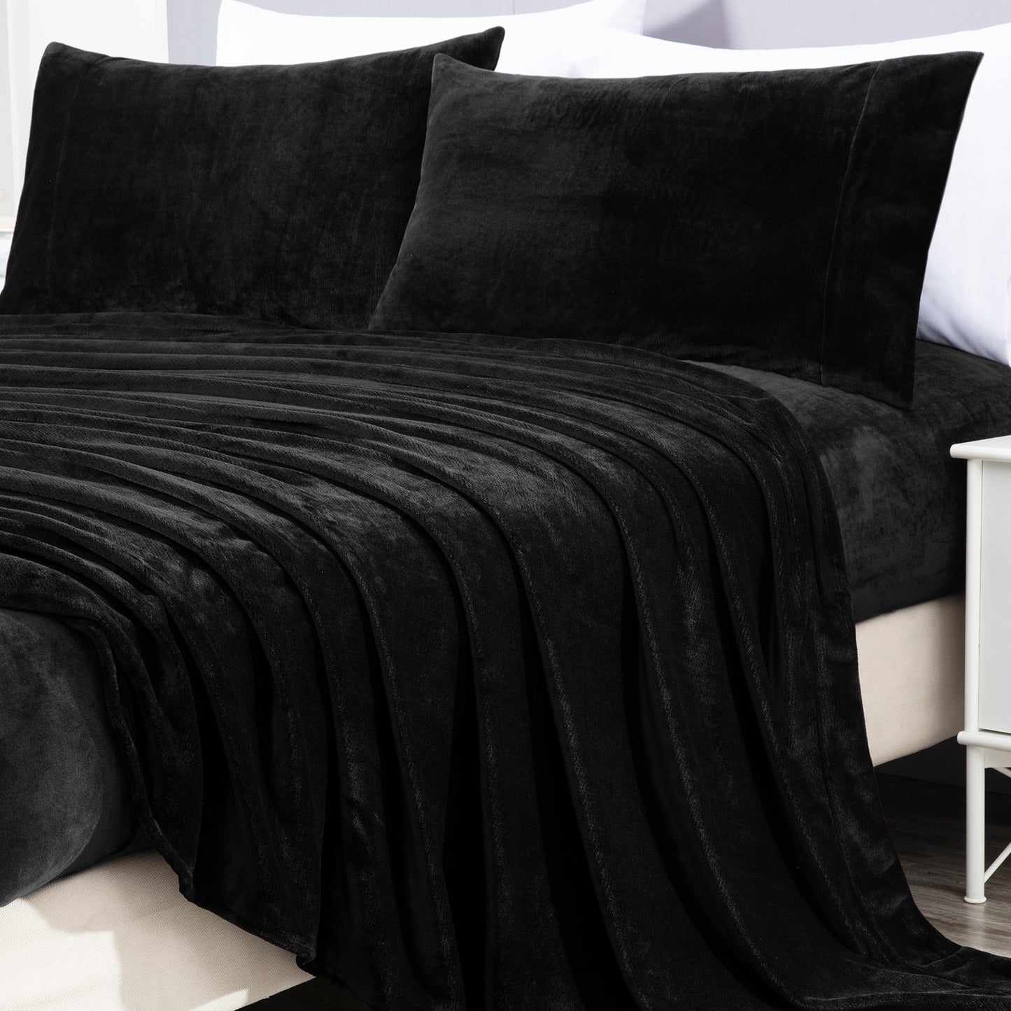 Lavish Extra Soft Microplush Fleece Velvety Bed Sheet Set