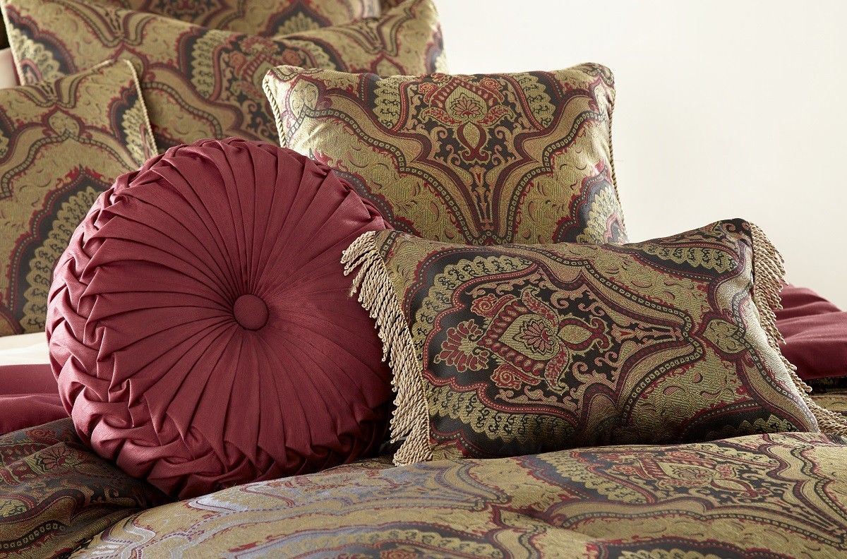 Seville 9-piece Jacquard Paisley Oversized Comforter Set