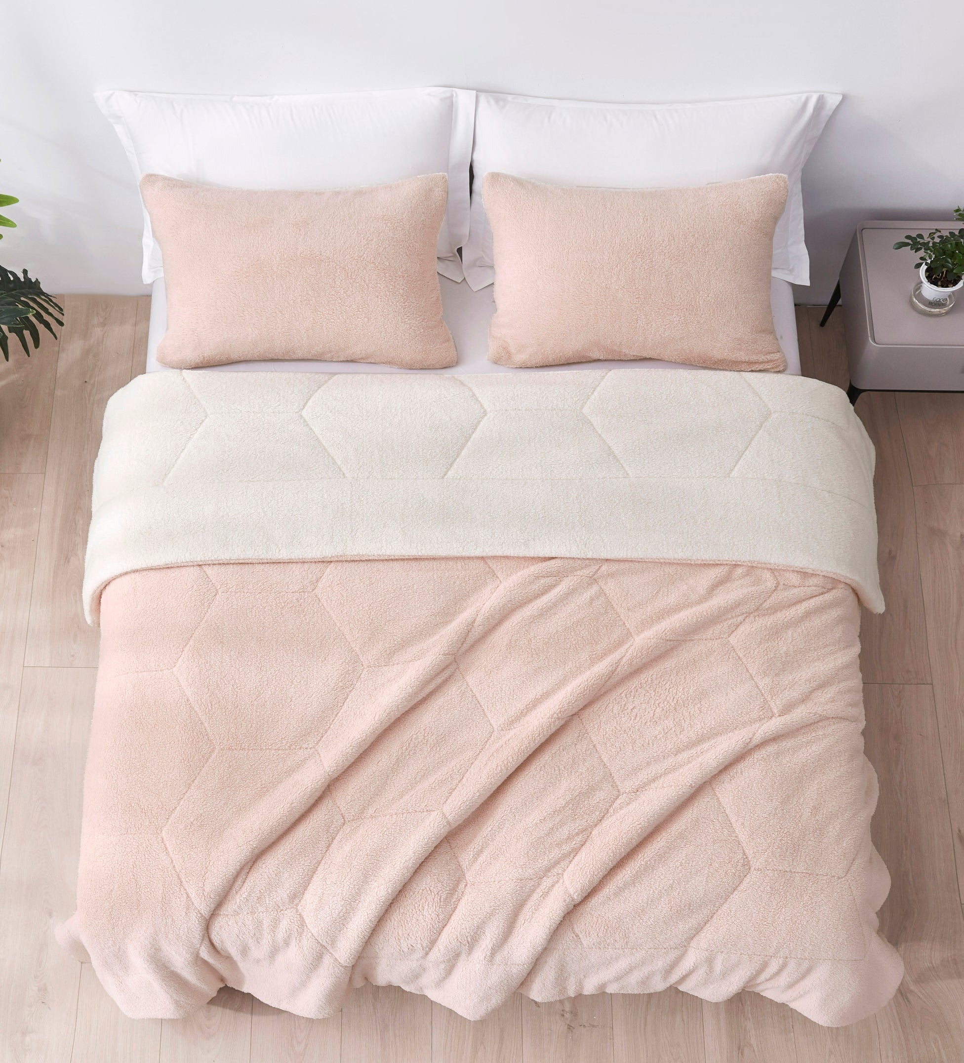 Pink sherpa comforter set hot sale