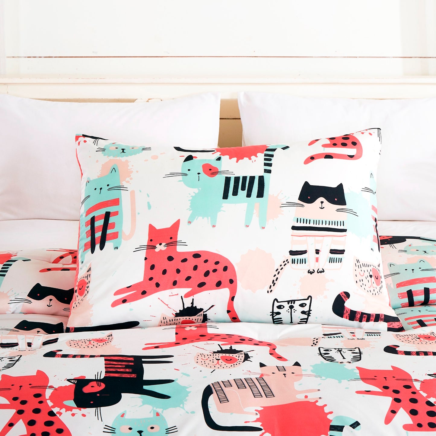 Cartoon Cats Kids Microfiber Printed Comforter Set with Cat Pillow
