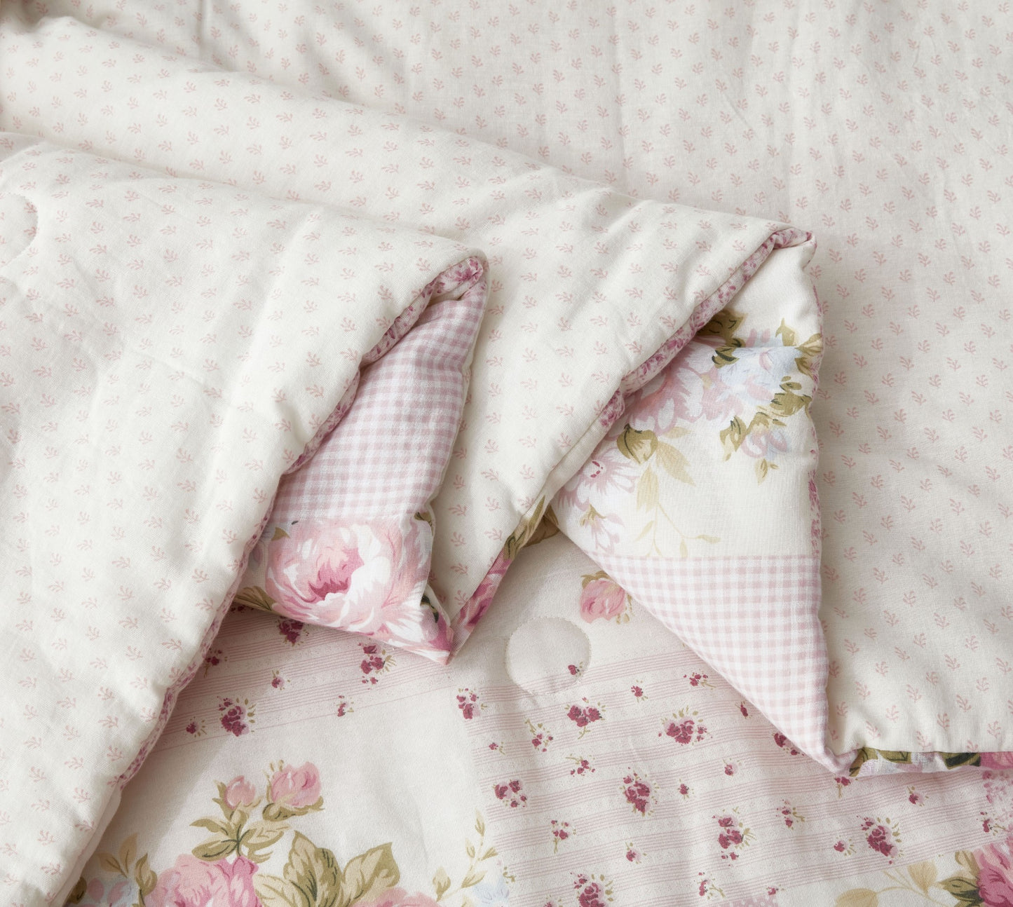 Rosy Floral Print Patchwork Cotton Lightweight Comforter Set