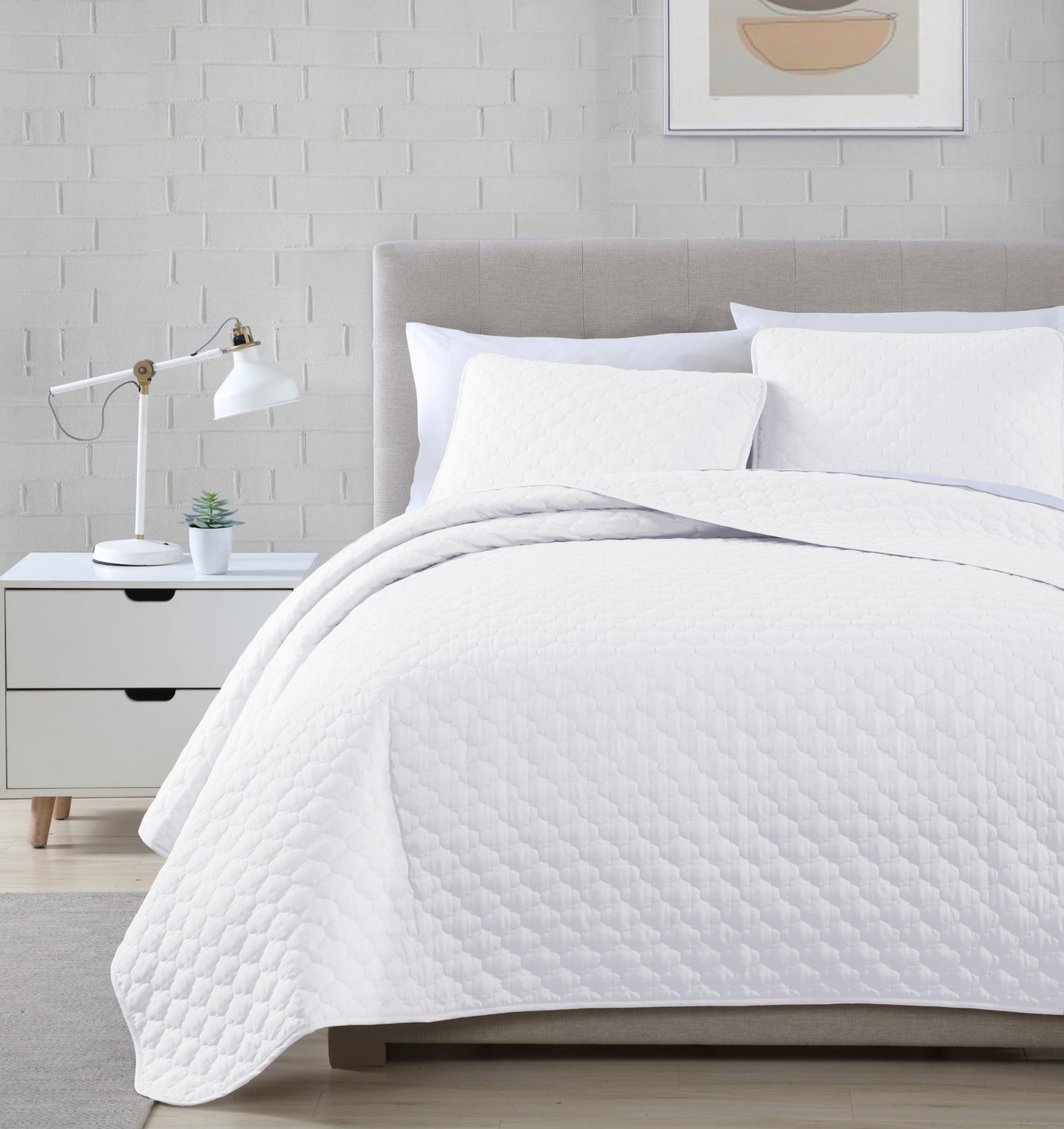 Thea 3-Piece Geometric Quatrefoil Oversized Quilt Set